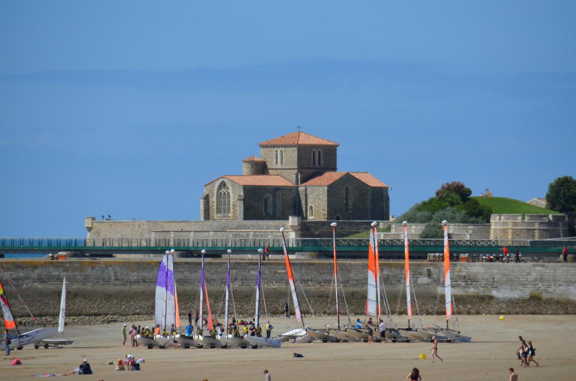 Appartements Front De Mer Sables D'Olonne 莱萨布勒-多洛讷 外观 照片