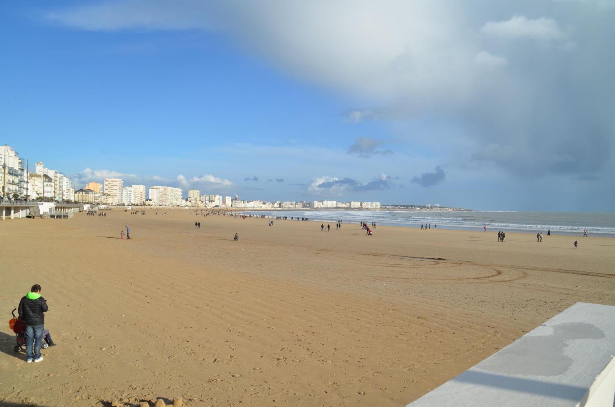 Appartements Front De Mer Sables D'Olonne 莱萨布勒-多洛讷 外观 照片